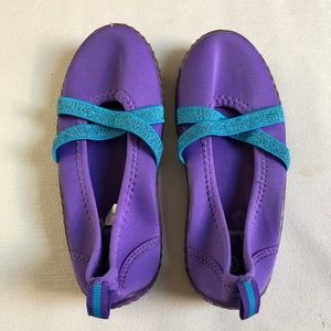 Worn once Speedo Girls XL  Swim Shoes.